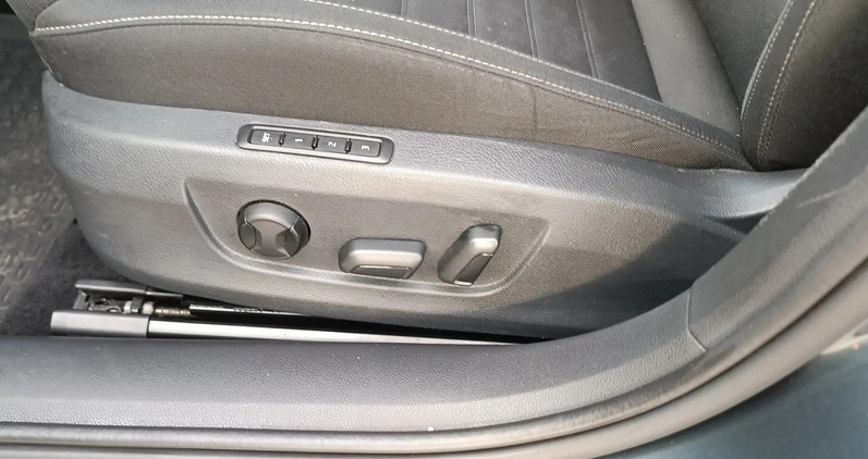 Skoda Superb cena 139900 przebieg: 140000, rok produkcji 2021 z Kielce małe 79